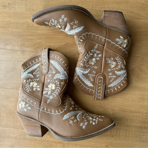 Dingo Primrose Leather Bootie, Brown Embroidered Floral Western Boots, Size 8.5 - Picture 10 of 16